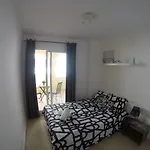 Bonita y moderna habitación a 300m de la playa